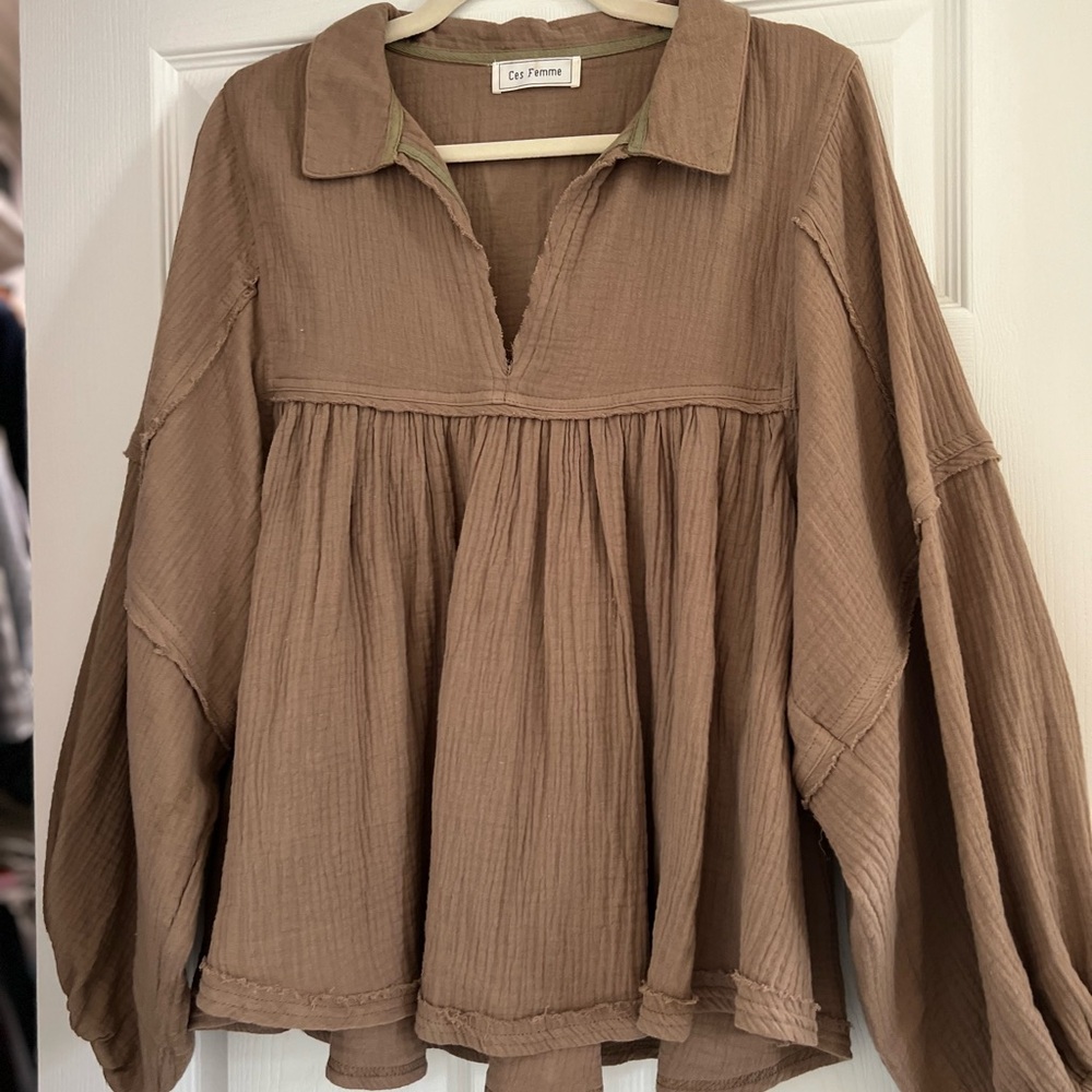 Ces Femme Tan Peasant Blouse size medium